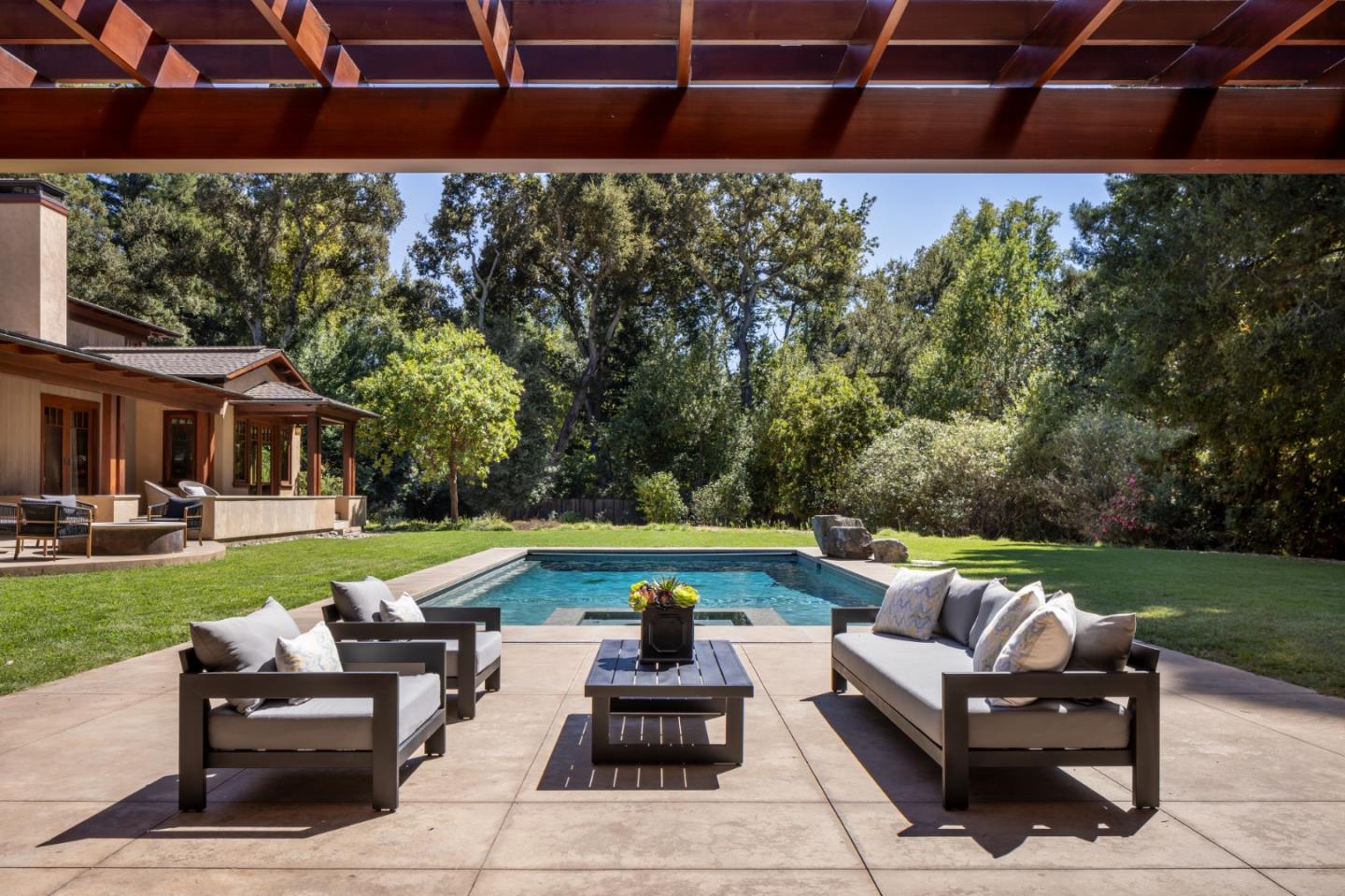 1240 Westridge Dr, Portola Valley, CA 94028